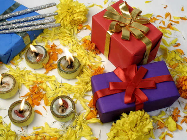15 Auspicious Diwali Gifts Ideas for Newly Married Couple