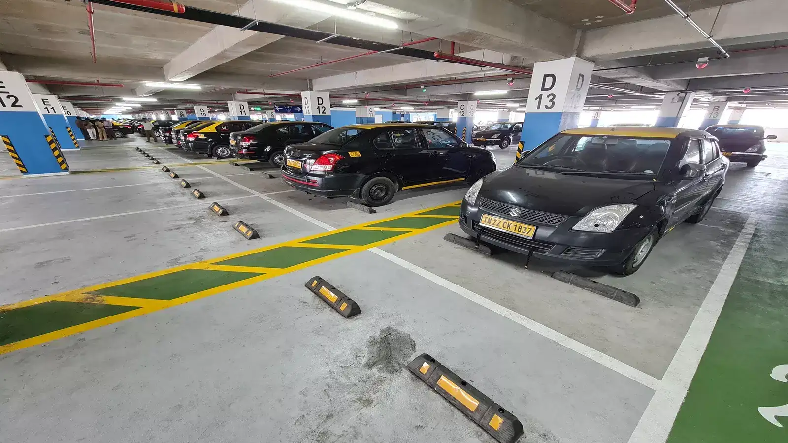 சென்னையில் மல்டி லெவல் கார் பார்க்கிங்! எங்கனு தெரியுமா? 
