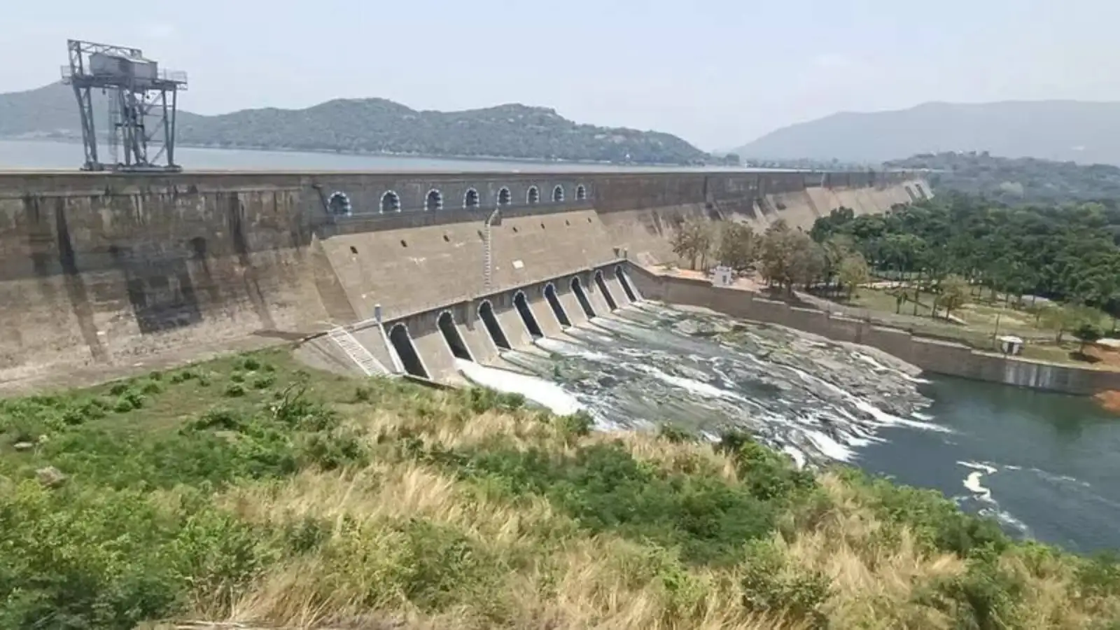 மேட்டூர் அணை நீர் திறப்பு அதிகரிப்பு… காவிரி டெல்டா மாவட்டங்களில் ஏமாற்றிய மழை! 