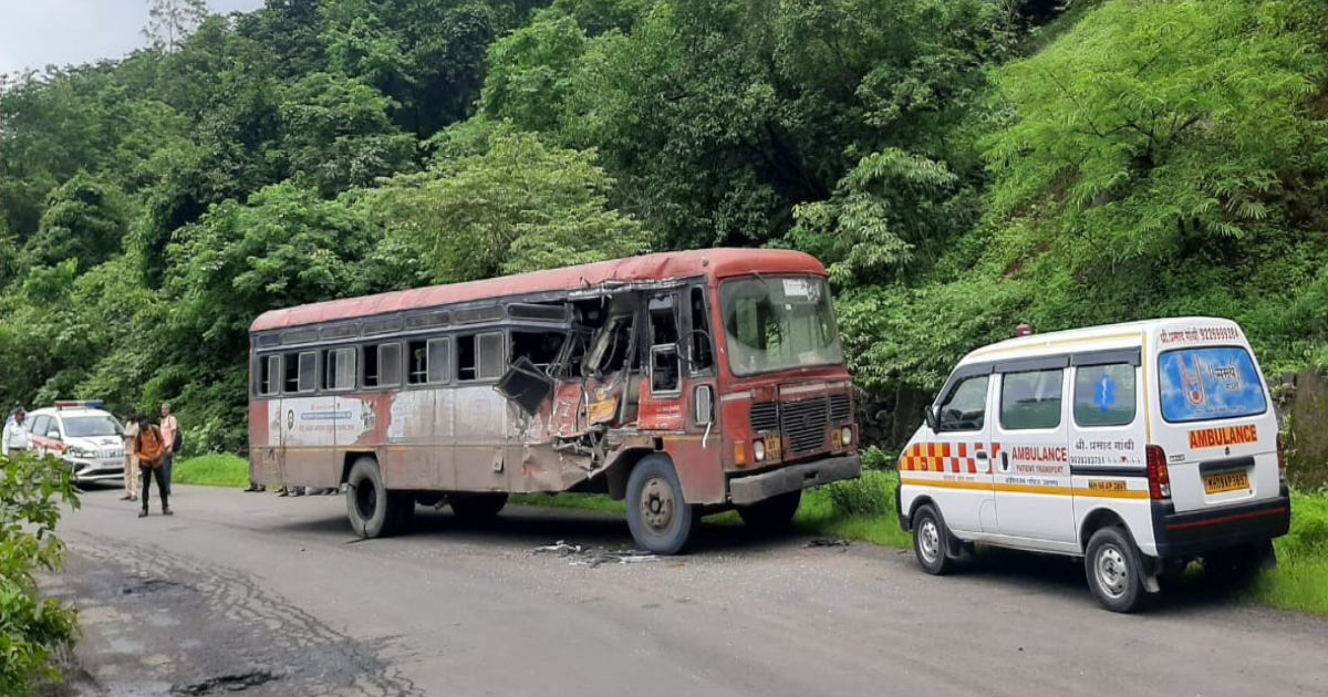 Accident News : कशेडी घाटात एसटी बसचा मोठा अपघात, डोळा लागल्याने टँकरची धडक; ८ प्रवासी जखमी