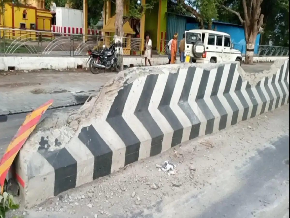 காஞ்சிபுரம்; சாலையின் நடுவே உள்ள தடுப்புச் சுவரை அகற்ற நடவடிக்கை எடுக்குமா அரசு! 