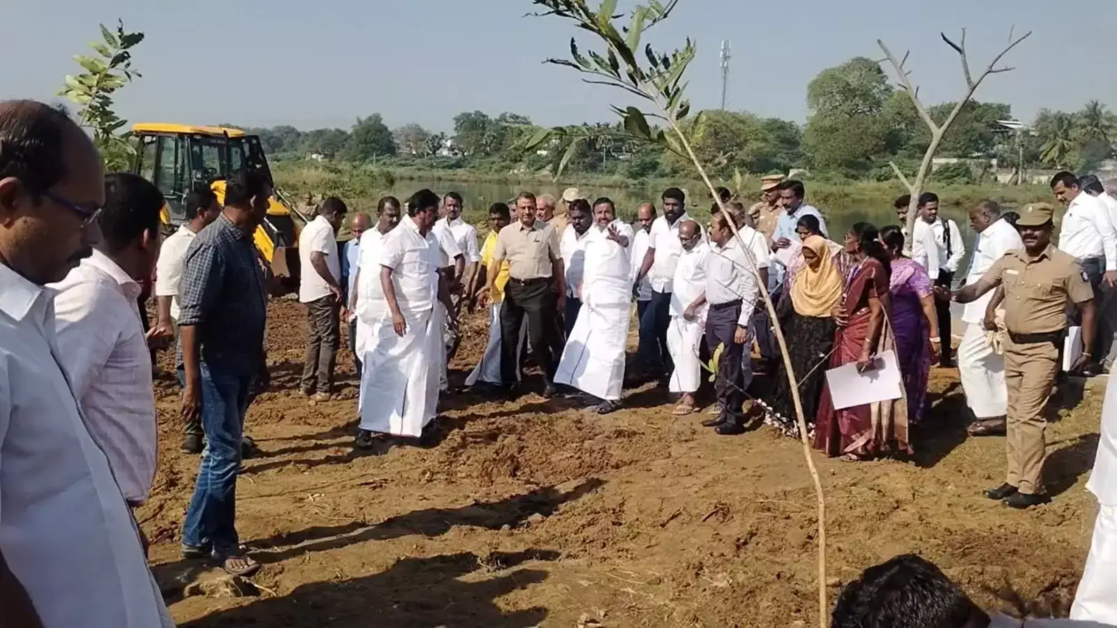 நெல்லை தாமிரபரணி நதியை தூய்மைப்படுத்தும் பணி! அமைச்சர் கே. என். நேரு துவக்கி வைப்பு! 