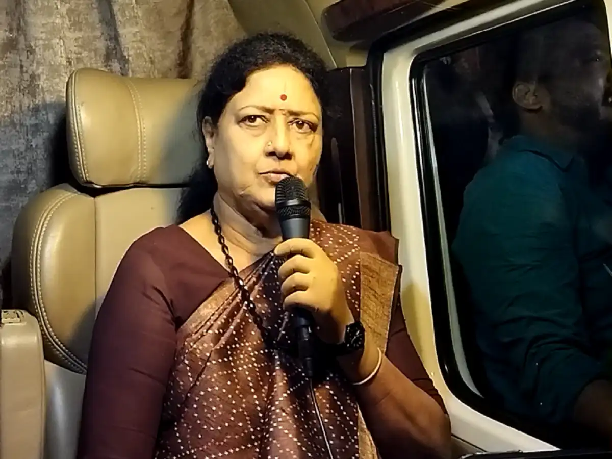 திருப்பூர் வருகை புரிந்த அதிமுக பொதுச் செயலாளர் சசிகலா; உற்சாக வரவேற்பு கொடுத்த தொண்டர்கள்! 