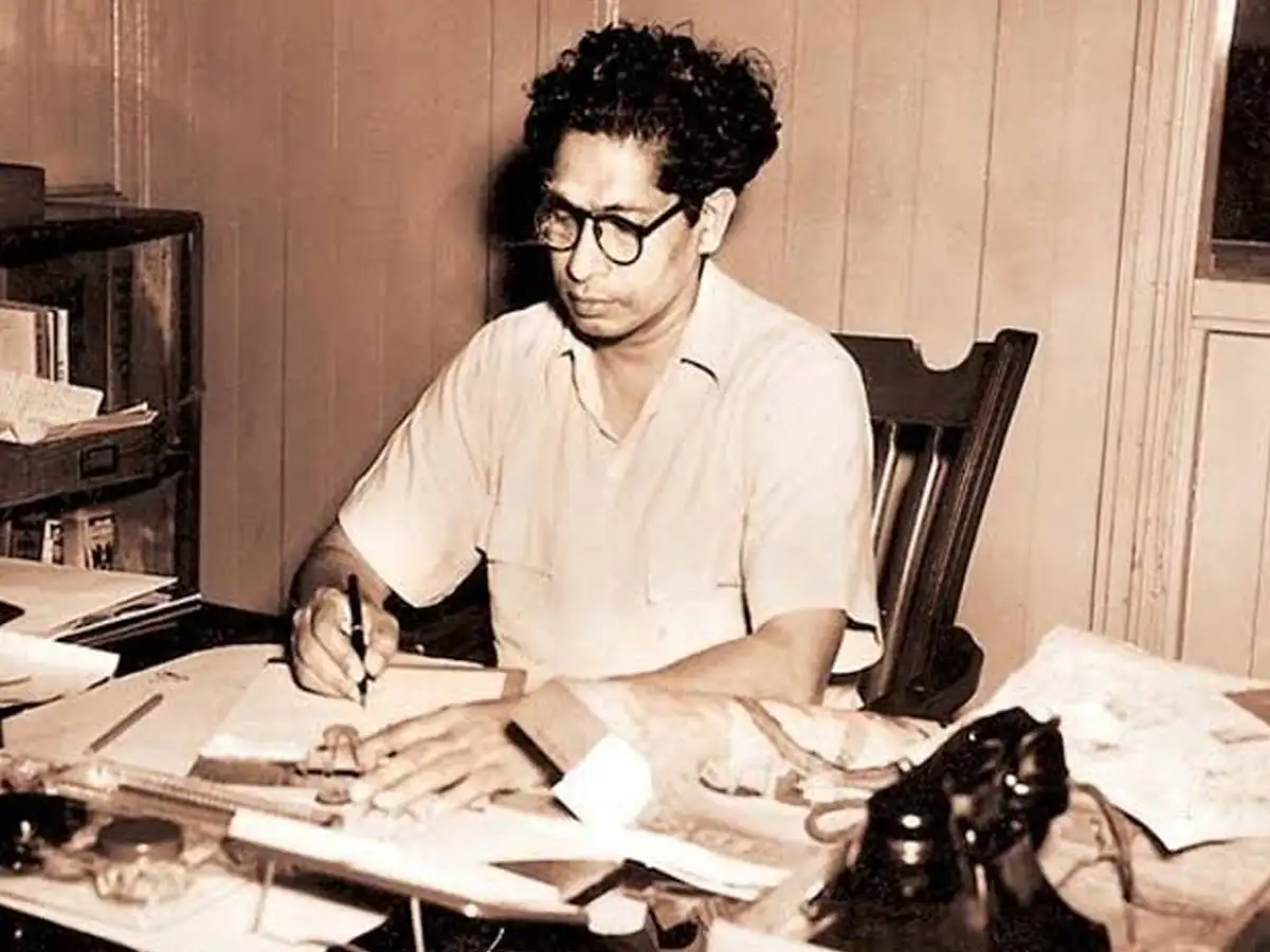 Harivansh Rai Bachchan Birthday,जन्मदिनः आज भी हरिवंश राय बच्चन की  'मधुशाला' के नशे में है संगम नगरी - harivansh rai bachchan flourished in  allahabad became famous worldwide due to his poetry -