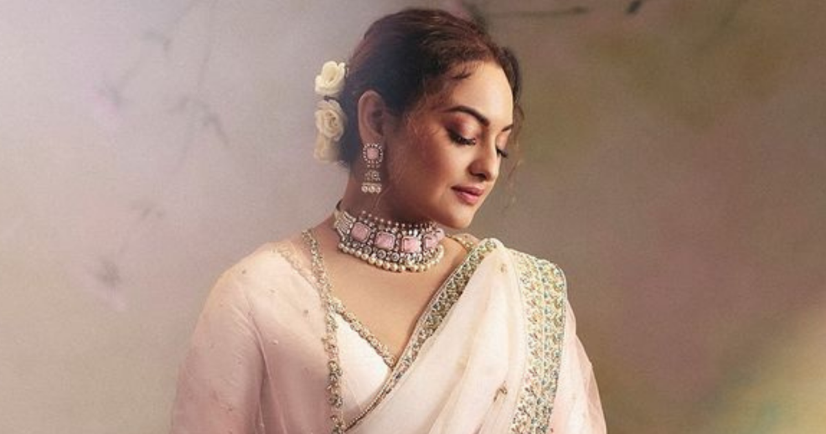 Sonakshi Sinha, who became a beautiful bride in her wedding too, won everyone's heart this time in a lehenga instead of a saree.