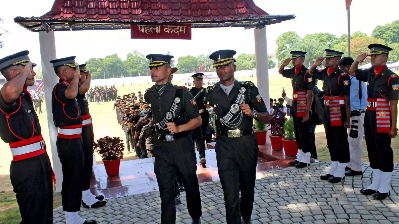 What is the pride of an officer in the army? These 10 pictures will force you to go to IMA