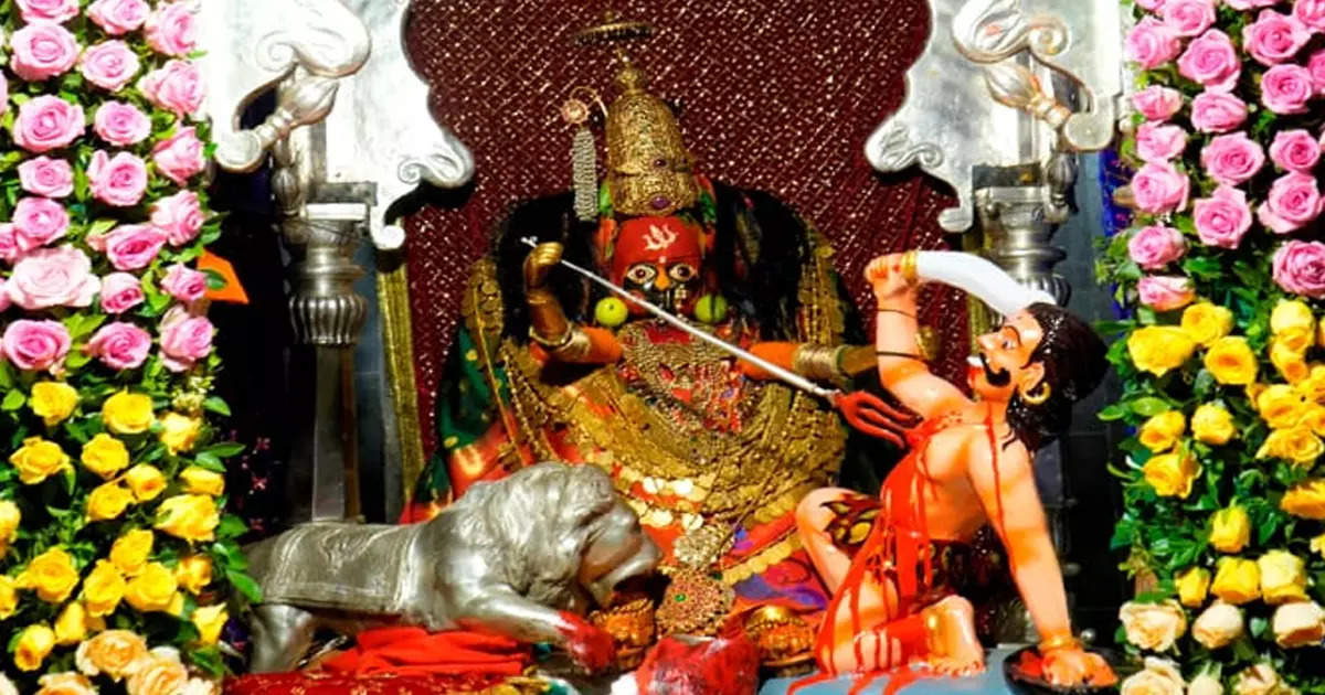 तुळजाभवानी देवीची महिषासुर मर्दिनी अलंकार महापूजा, काय आहे यामागील आख्यायिका? जाणून घ्या