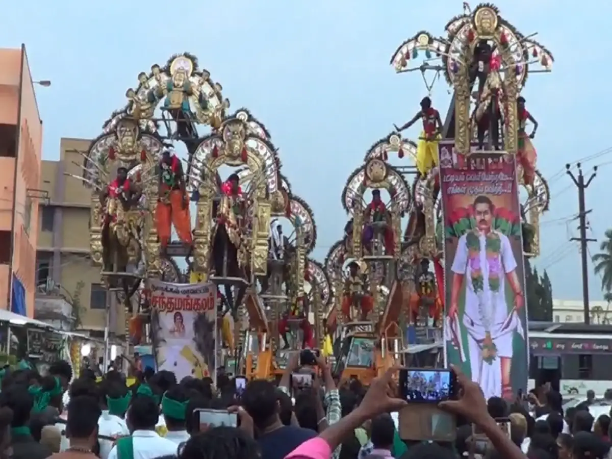 திண்டுக்கல் பழனி தண்டாயுதபாணி திருக்கோவிலில் தைப்பூச திருவிழா; பறவை காவடி எடுத்து பக்தர்கள் நேர்த்திக்கடன்! 