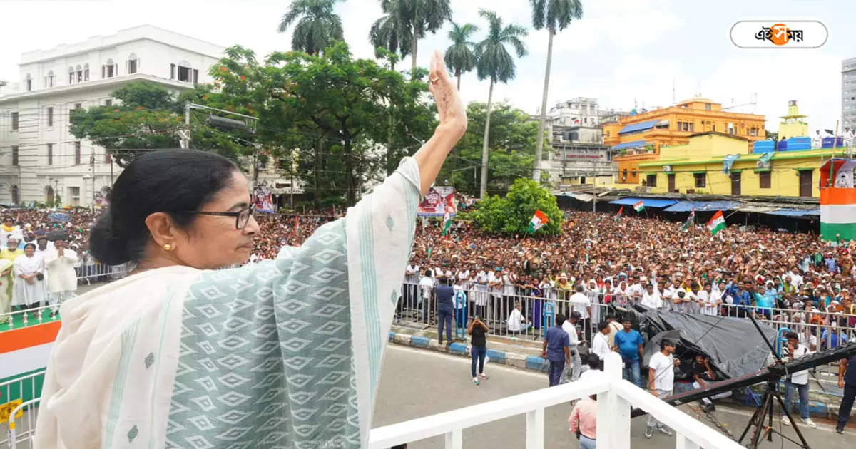 মমতা বন্দ্যোপাধ্যায়,আমরা লোভী হতে চাই না, মানুষের বন্ধু হতে চাই: মমতা – mamata banerjee speech today at 21 july tmc rally in kolkata