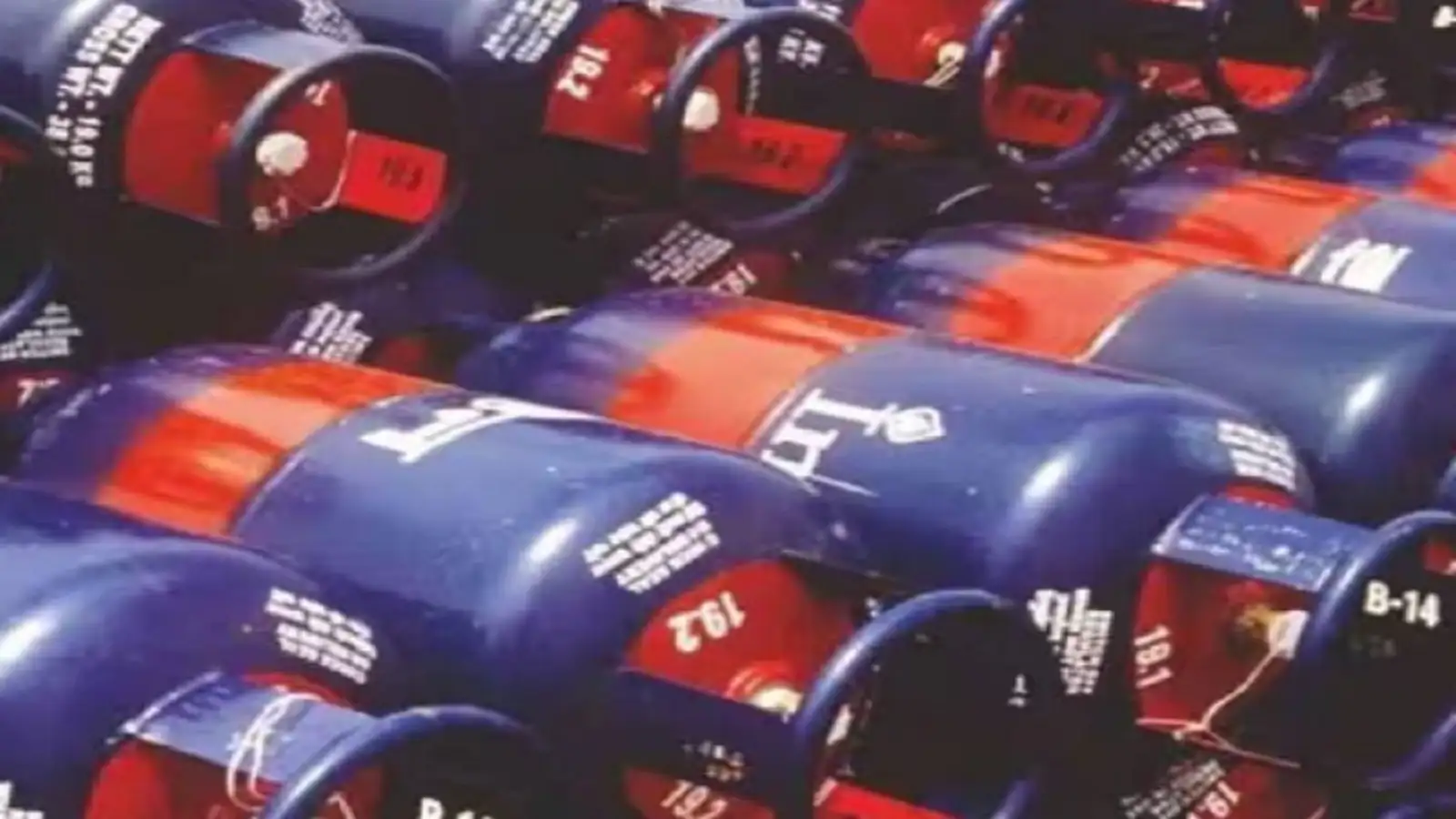 மே 1...வணிகப் பயன்பாட்டிற்கான சிலிண்டர் விலையில் மாற்றம்; முழு விவரம் இதோ! 