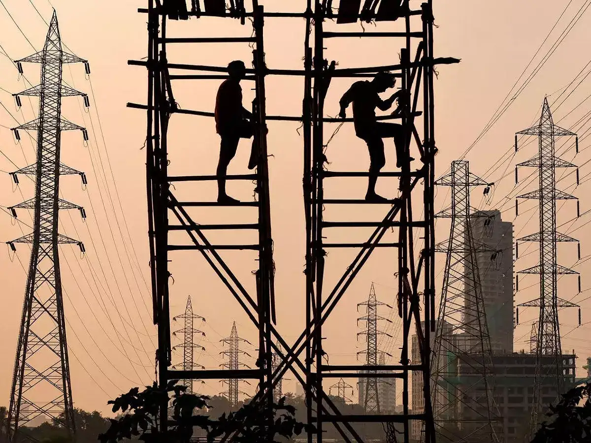 தமிழ்நாடு மின்சார வாரியம் விடுத்த எச்சரிக்கை... விபத்து நடந்தால் இவர்கள் தான் பொறுப்பு! 