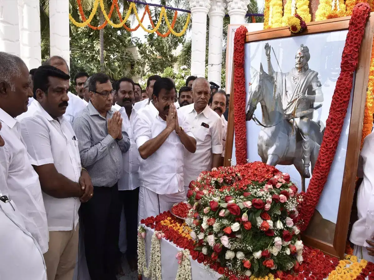 தீரன் சின்னமலை நினைவு தினம்... சங்ககிரி கோட்டையில் அமைச்சர் கேஎன் நேரு மரியாதை! 