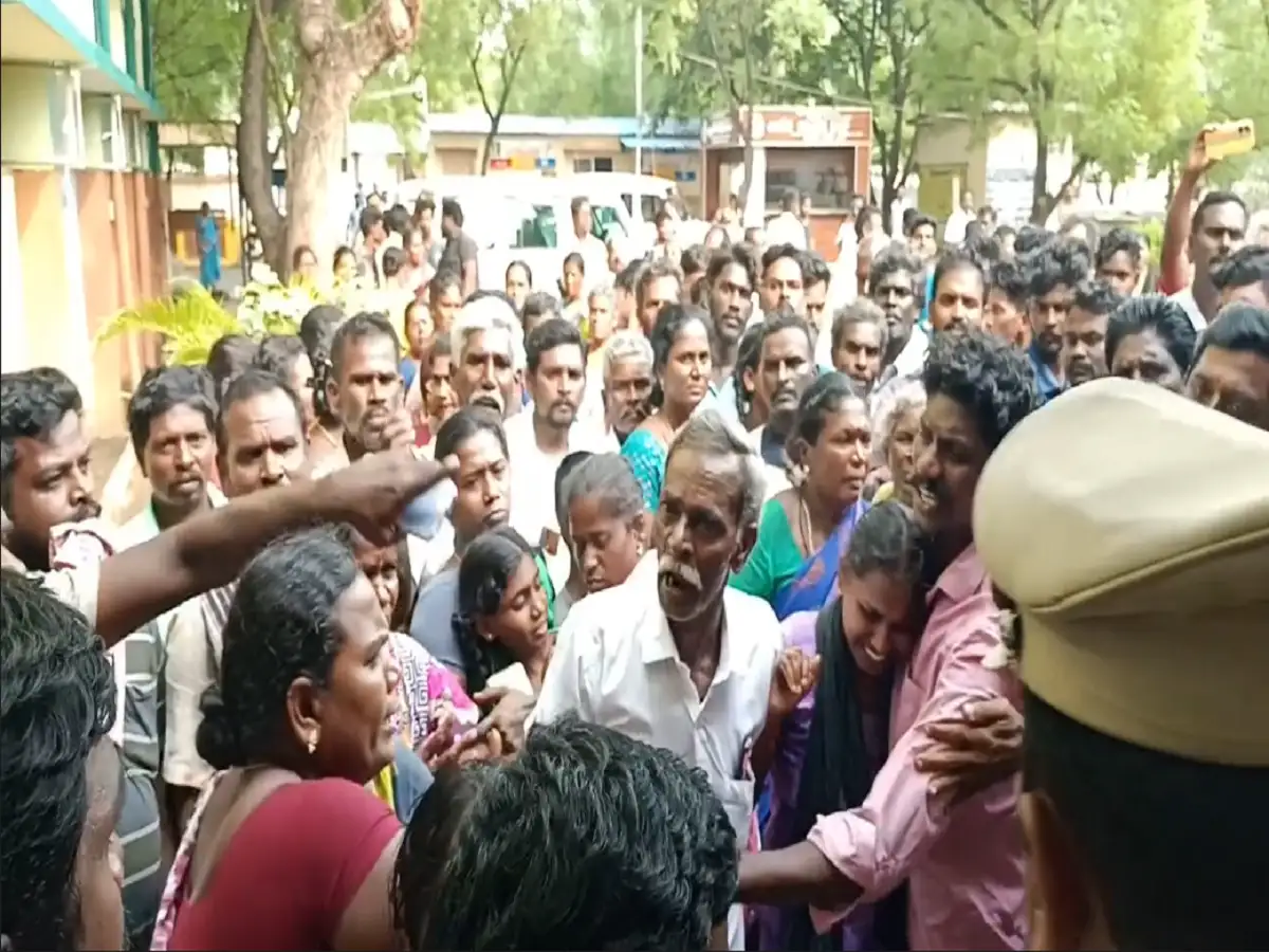 விருதுநகர் பட்டாசு ஆலை வெடி விபத்து; நிவாரண நிதி காசோலையை தூக்கி எறிந்ததால் பரபரப்பு! 