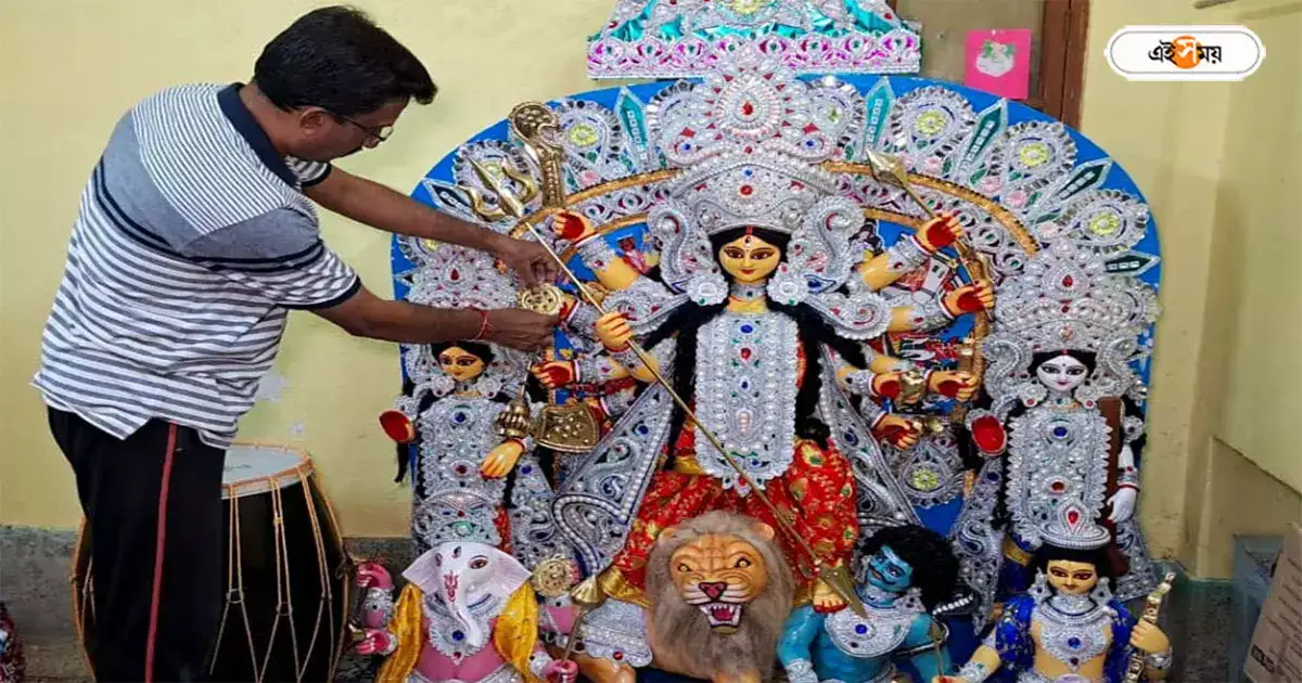 Durga Puja 2024,পিছিয়ে নেই জেলার শিল্পীরাও, উলুবেড়িয়া থেকে কানাডা পাড়ি দিচ্ছে দুর্গা প্রতিমা – durga puja 2024 idol made by howrah artist going to canada
