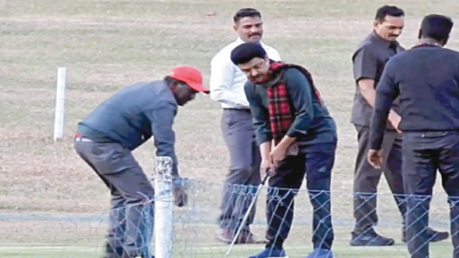 கொடைக்கானலில் விசிட் அடித்த முதலமைச்சர் ஸ்டாலின்...கோல்ப் விளையாடி உற்சாகம்! 