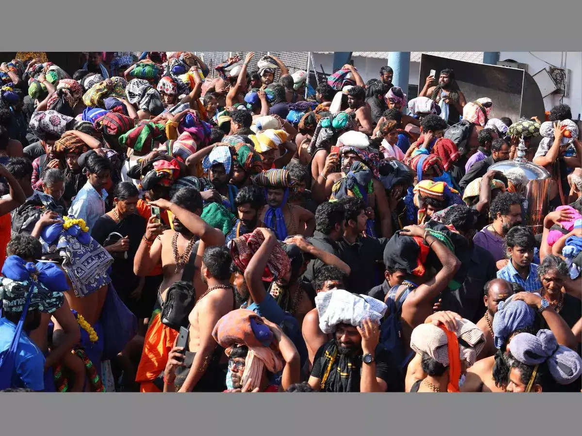 நிறைவு பெறும் சபரிமலை சீசன்... பக்தர்களுக்கு இன்று இரவு வரை மட்டுமே அனுமதி.. மீண்டும் எப்போது திறப்பு? 