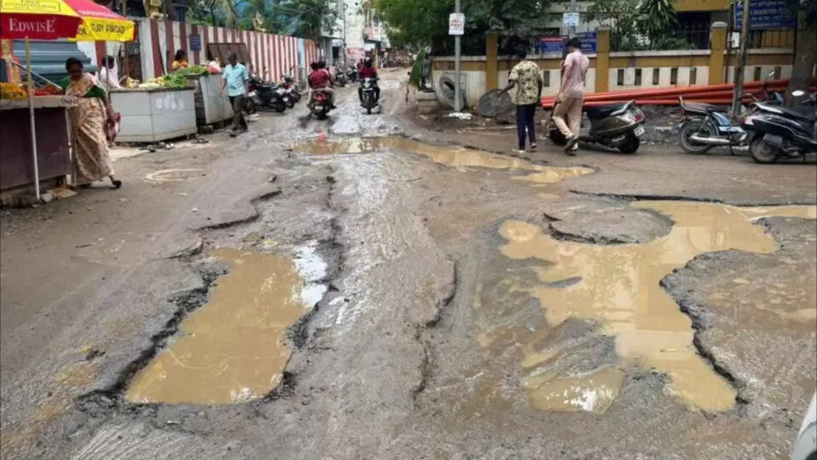 சென்னையில் சாலை உள்கட்டமைப்பு வசதிகள்: மீண்டும் ஒருமுறை வெளிச்சம் போட்டு காட்டிய பருவமழை! 