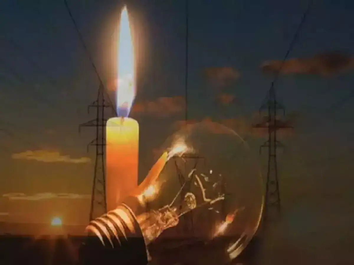 சென்னை வாசிகளே உஷார்... நாளை இந்த பகுதியில் மின்தடை! 