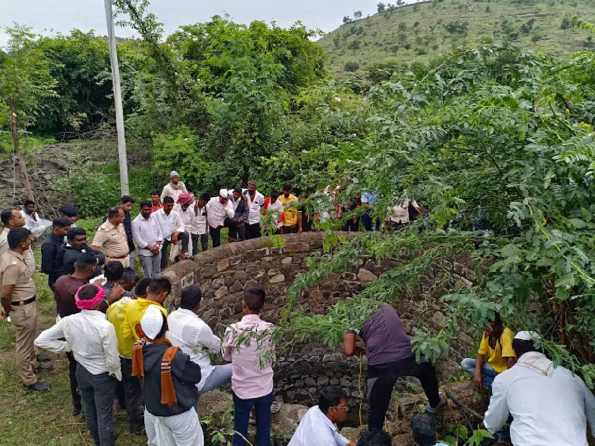 क्षुल्लक कारणांवरून पतीजवळ वाद; दोन मुलांना घेऊन घरातून निघाली, आता धक्कादायक माहिती समोर