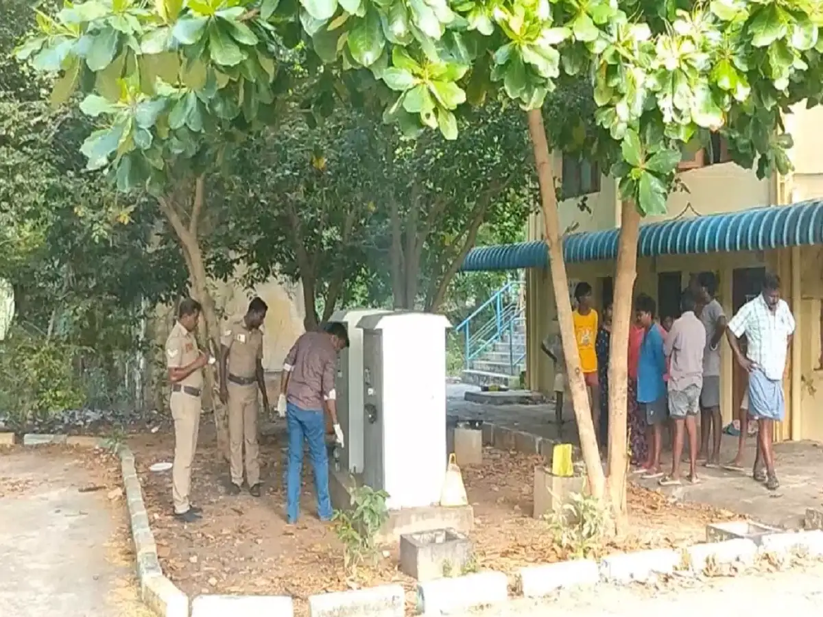 விழுப்புரத்தில் பரபரப்பு...தூங்கி கொண்டிருந்தவர் மீது வெடிகுண்டு வீசி ரவுடி தப்பி ஓட்டம்! 