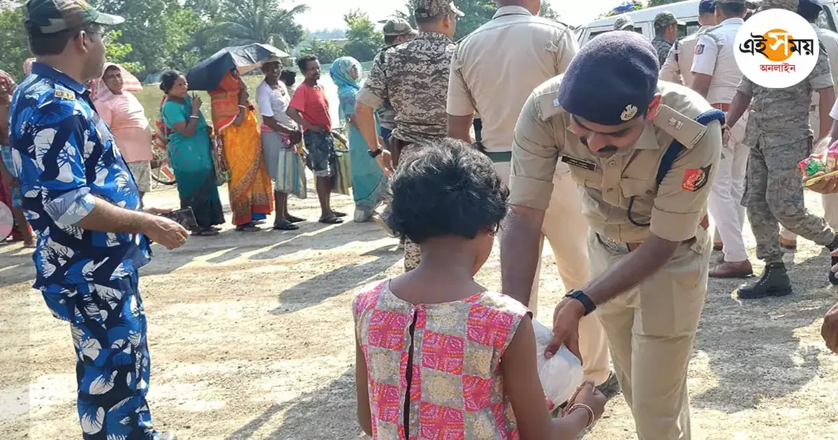 Flood In West Bengal,পড়াশোনা থামবে না, বন্যা দুর্গত শিশুদের জন্য দারুণ উদ্যোগ পূর্ব মেদিনীপুর পুলিশের – purba medinipur police will give study material to flood affected students