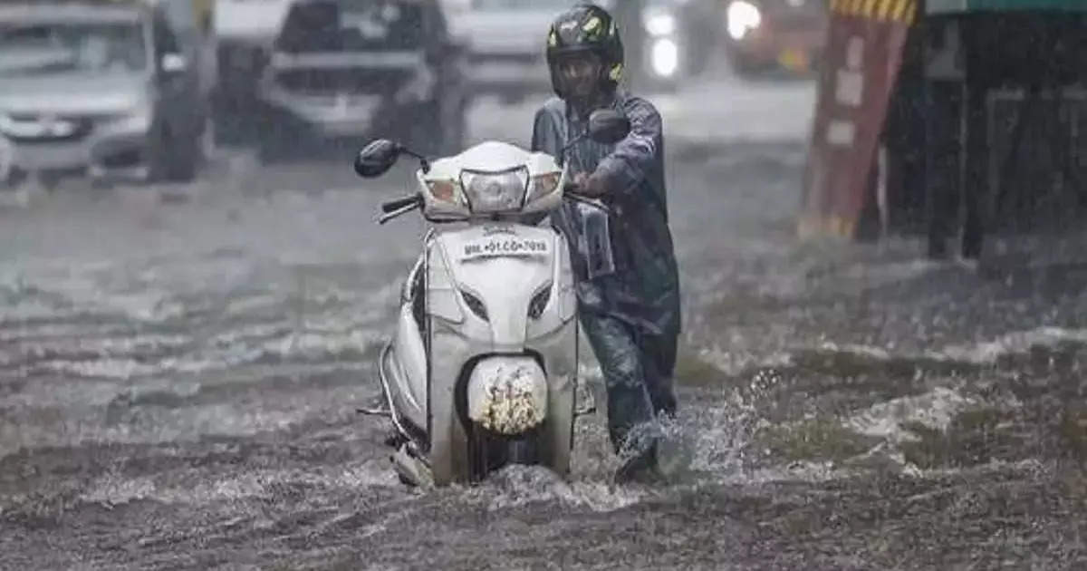 Maharashtra Monsoon : राज्यात पुढचे ३ दिवस पाऊस कोसळणार, या ४ भागांना IMD कडून अतिवृष्टीचा इशारा