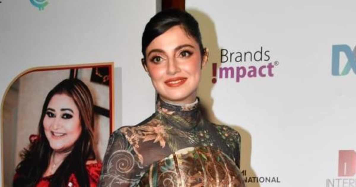 Divya Khosla Kumar Stuns in a Chinese Doll-Inspired Look at International Quality Awards