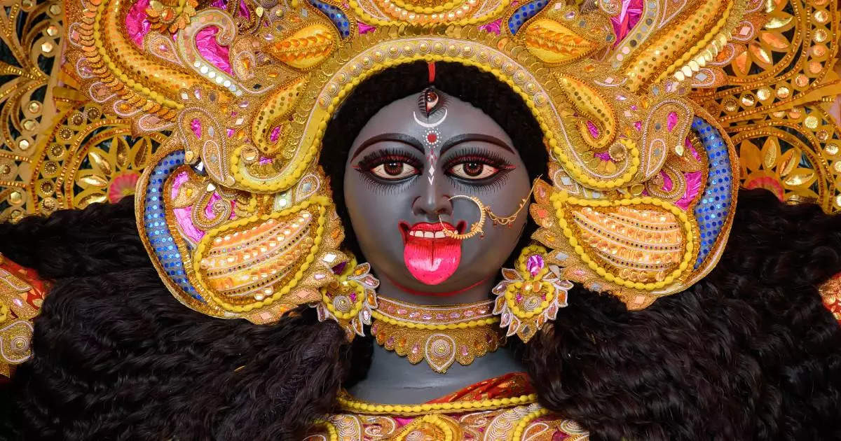 Kali Puja 2023 : কালীপুজোয় বারাসতকে টেক্কা দিতে প্রস্তুত মধ্যমগ্রাম – barasat kali puja will have good competition this year with madhyamgram