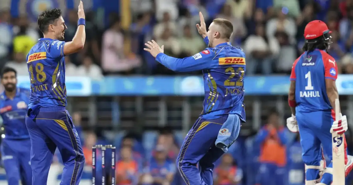 ഡൽഹിയെ എറിഞ്ഞ് തകർത്ത് പ്ലേ ഓഫ് ഉറപ്പിച്ച് മുംബൈ ഇന്ത്യൻസ്; സൂര്യകുമാറും ബുംറയും സാറ്റ്നറും തിളങ്ങി