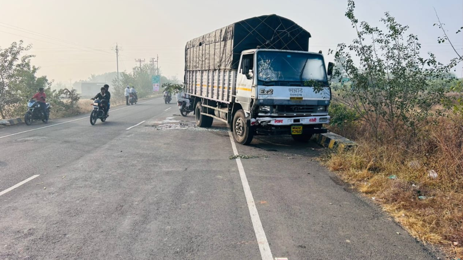 काळाने संधी साधली, देवाच्या भेटीआधीच भक्तांची प्राणज्योत मालवली, भीषण अपघाताने जेजुरी हादरली