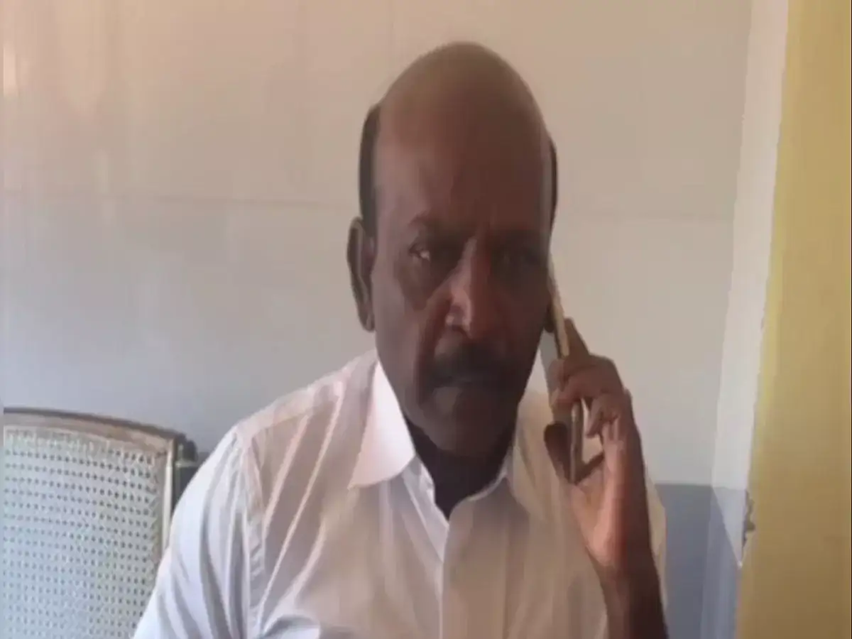 திசையன்விளை அரசு ஆரம்ப சுகாதார நிலையத்தில் பரபரப்பு! அமைச்சரிடம் சிக்கிய அதிகாரிகள்.. என்ன செய்தார் தெரியுமா? 