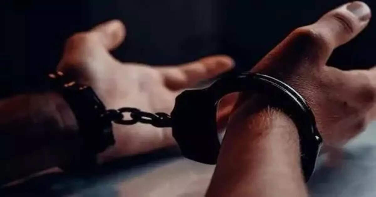 Pakistani Spy : ফোর্ট উইলিয়ামের ছবি, ভিডিয়ো পাচারের লক্ষ্য ছিল ধৃত চরের – pakistani spy has reportedly smuggled pictures and videos of important places in kolkata as well