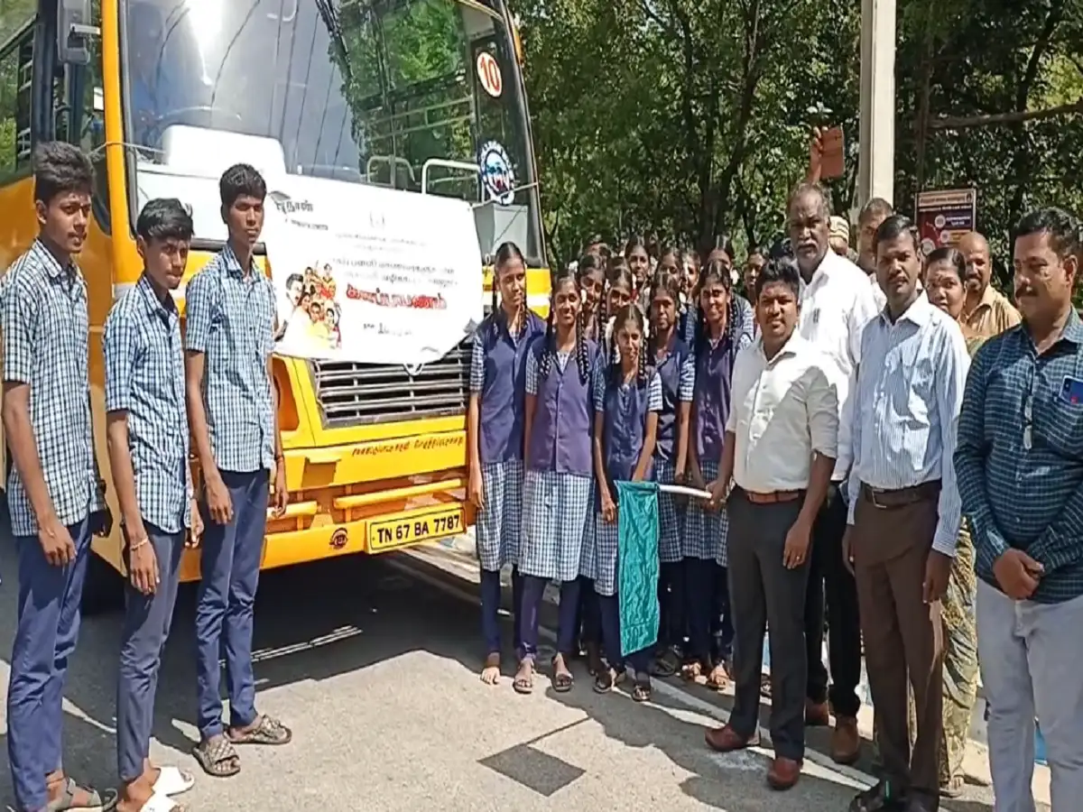 விருதுநகர் அரசு பள்ளி மாணவர்களுக்கு உயர்கல்வி விழிப்புணர்வு; மாவட்ட ஆட்சியர் கொடி அசைத்து தொடங்கி வைத்தார்! 