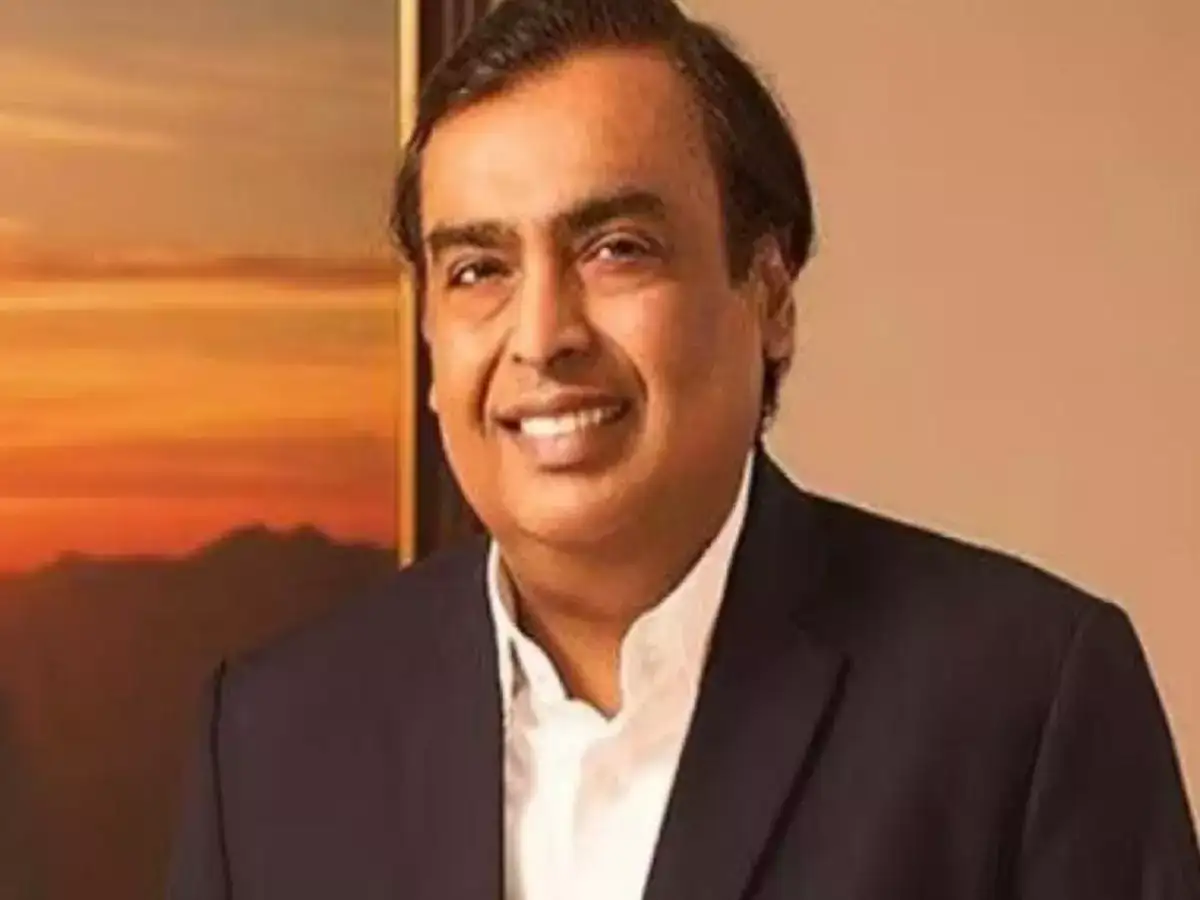 இந்தியாவின் மிகப்பெரிய பணக்காரர்.. முதல் இடத்தை பிடித்த முகேஷ் அம்பானி! 