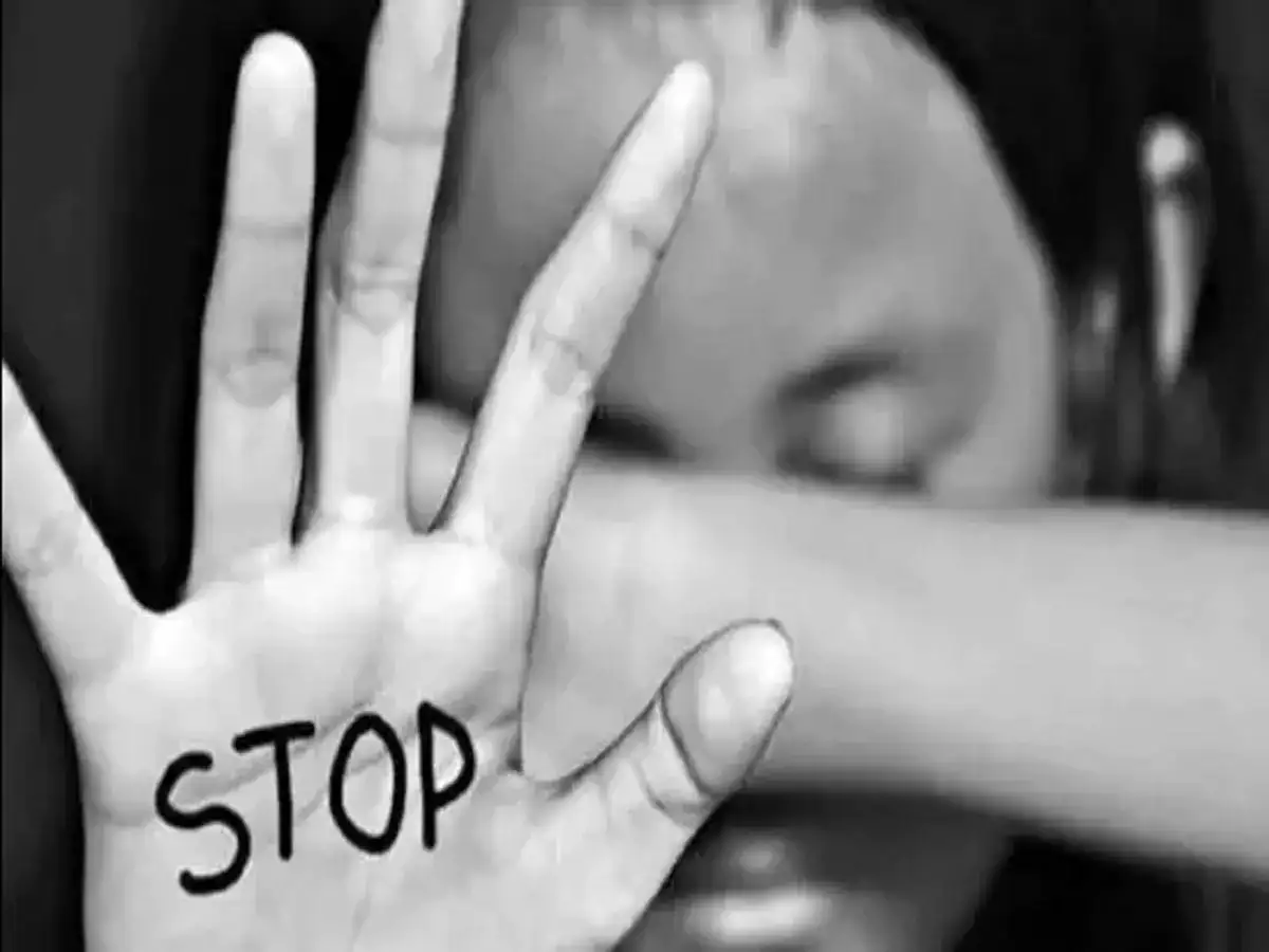 மகளுக்கு பாலியல் தொல்லை... வளர்ப்பு தந்தையின் வக்கிர முகம்... 7 ஆண்டுகள் நரக வேதனையில் சிறுமி! 