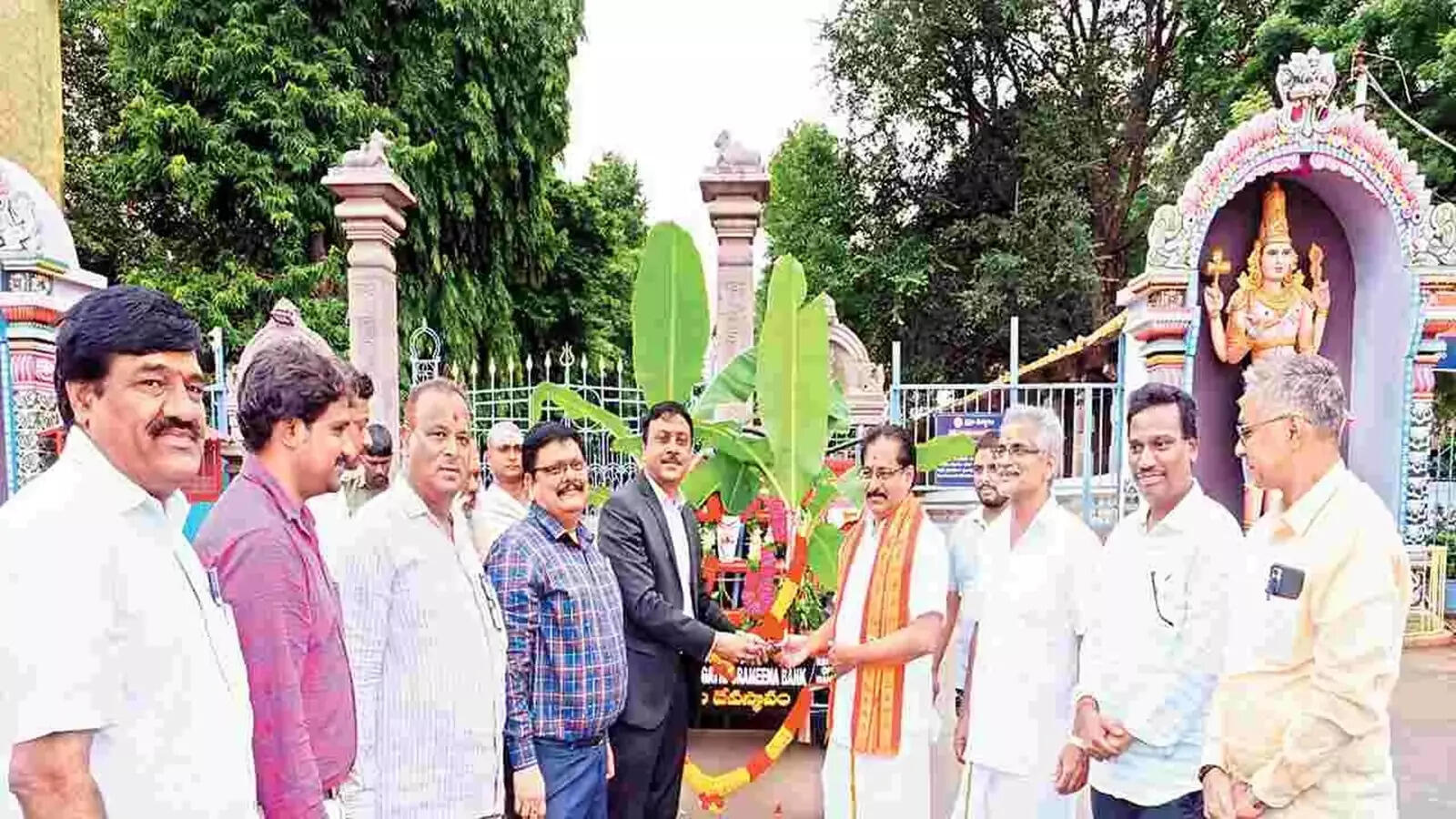 శ్రీశైలం వెళ్లే భక్తుల కోసం రూ.12 లక్షలతో.. ఈ భక్తుడిది ఎంత పెద్ద మనసు