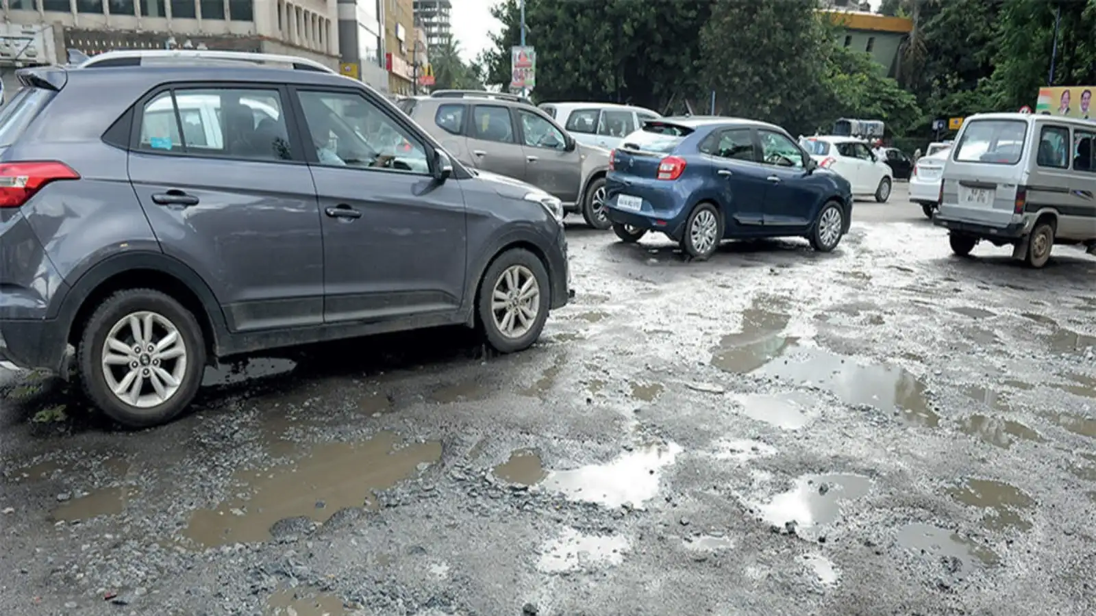 எலக்ட்ரானிக் சிட்டிக்கு தீராத தலைவலி… என்னய்யா இது? 20 வருஷமா புலம்பும் பெங்களூரு! 