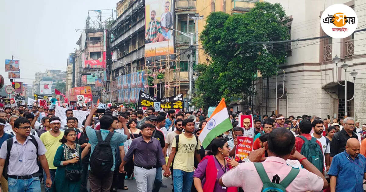 RG Kar Protest,’জনগণের গর্জন, ধর্ষকদের বিসর্জন’, মহালয়ায় মহা মিছিলের সাক্ষী কলকাতা – junior doctors protest procession for rg kar case on mahalaya