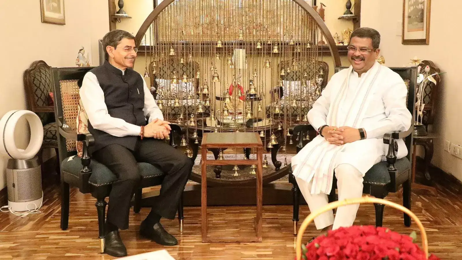 மத்திய கல்வி அமைச்சர் உடன் தமிழக ஆளுநர் ஆர்.என்.ரவி சந்திப்பு...! 