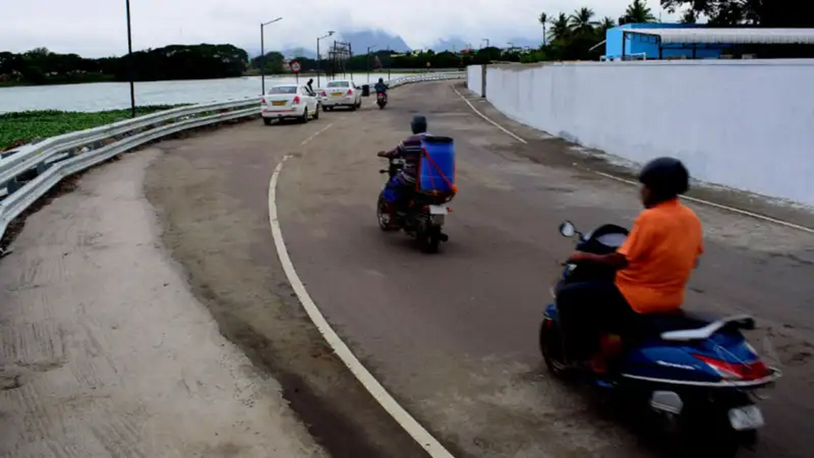 கோவையில் போக்குவரத்து நெரிசலை குறைக்க புதிய சாலை திறப்பு...மேலும் ஒரு சாலைக்கு திட்டம்! 