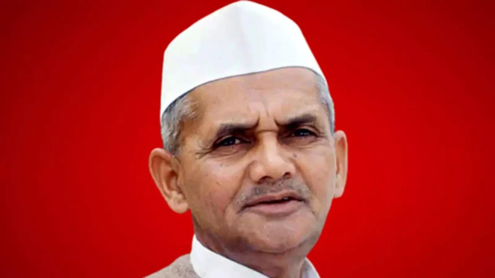 Lal Bahadur Shastri: The pinnacle of simplicity! When a Prime Minister took a loan to buy a car, which he could not repay till his death.