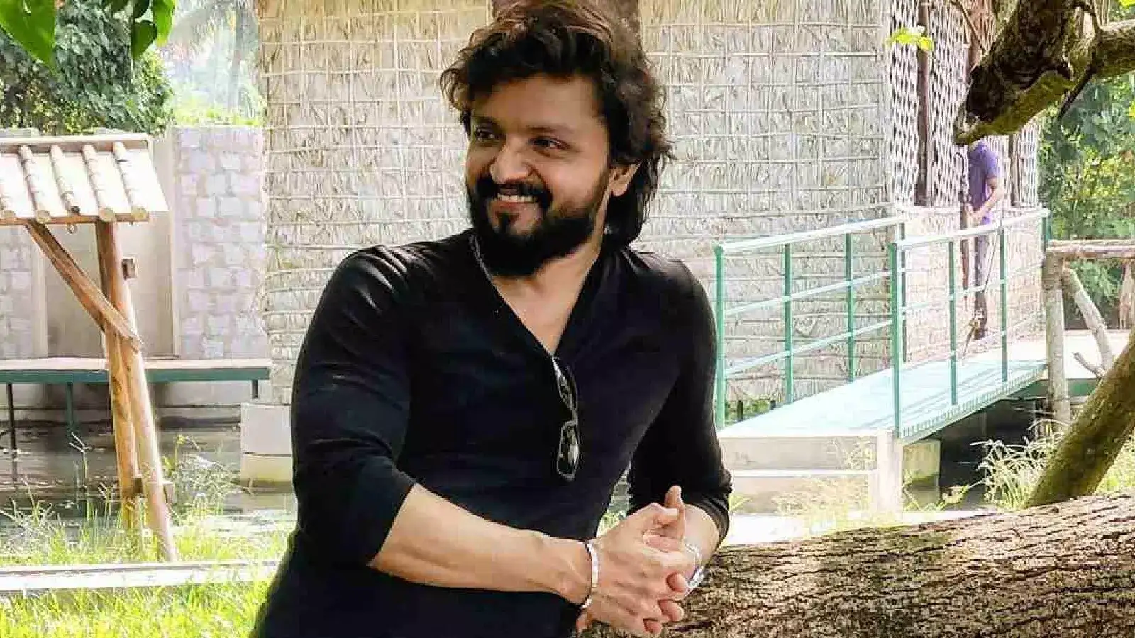 വെന്റിലേറ്റർ മാറ്റി, ശ്വാസം എടുത്തുതുടങ്ങി! ചില പ്രതികരണങ്ങൾ കിട്ടിത്തുടങ്ങി; രാജേഷിന്റെ ആരോഗ്യനില