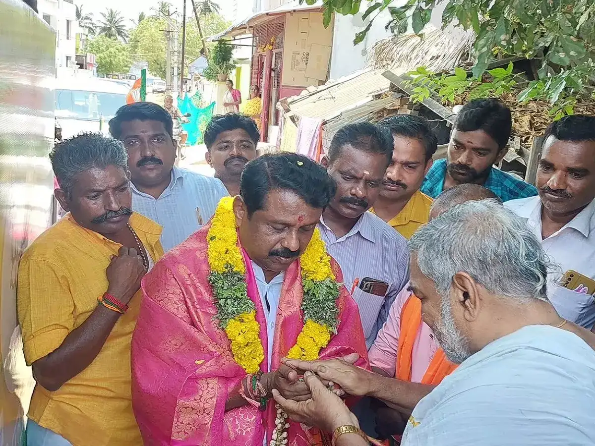 ரெய்டில் சிக்கிய நயினார் நாகேந்திரன்... நெல்லை எக்ஸ்பிரஸில் ரூ.4 கோடி... சென்னை புளு டைமண்ட் ஓட்டல் ரவுண்ட் அப்! 