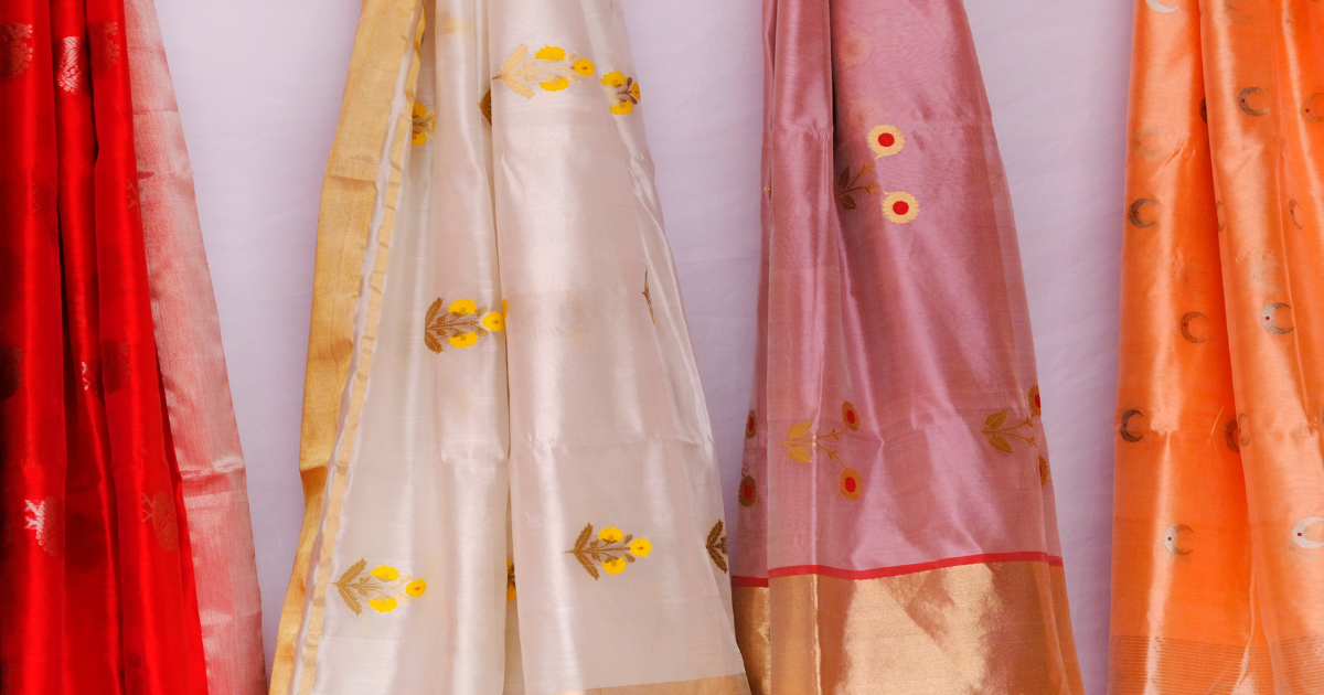 If you want to give a special look to your house in a low budget, then decorate it with old sarees