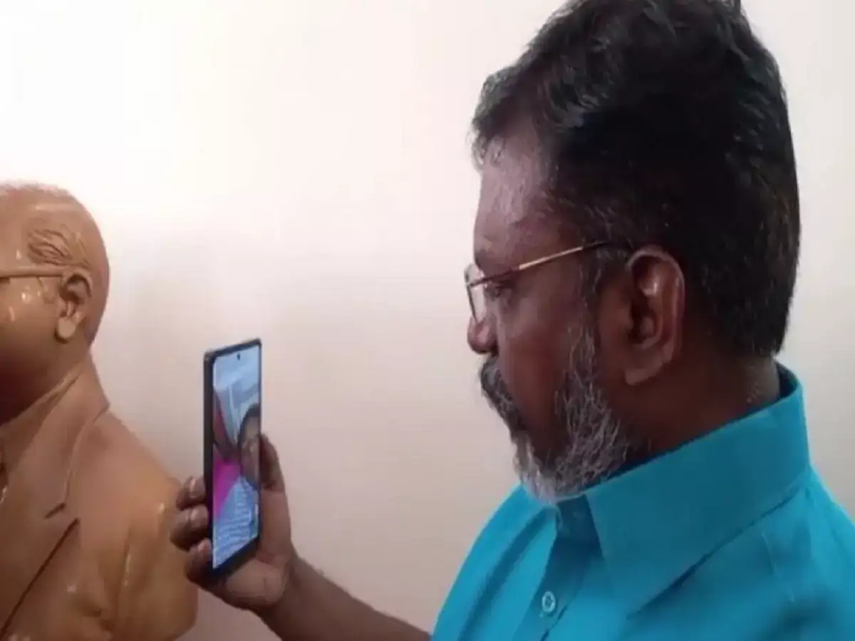 பயப்படாத.. தைரியமா இருக்கனும் - நாங்குநேரி பள்ளி மாணவனிடம் வீடியோ காலில் தொல் திருமாவளவன் ஆறுதல்! 