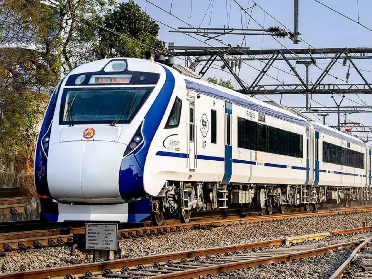 தமிழக வந்தே பாரத் ரயில்களில் சாதனை... டிக்கெட் முன்பதிவில் மல்லுக்கட்டும் பயணிகள்!!! 