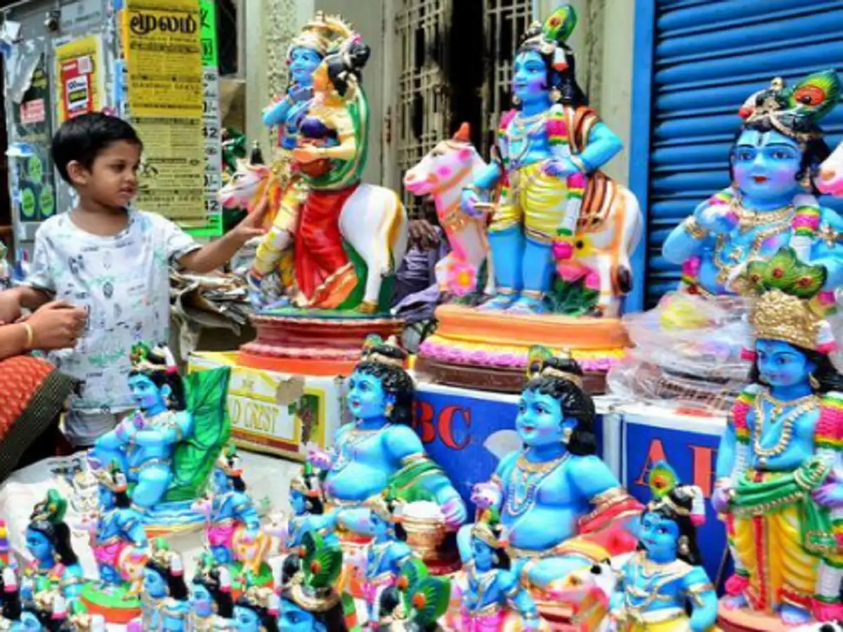 Krishna Jayanthi 2023 : விழுப்புரத்தில் கிருஷ்ணன் பொம்மைகள் விற்பனை அமோகம்! 