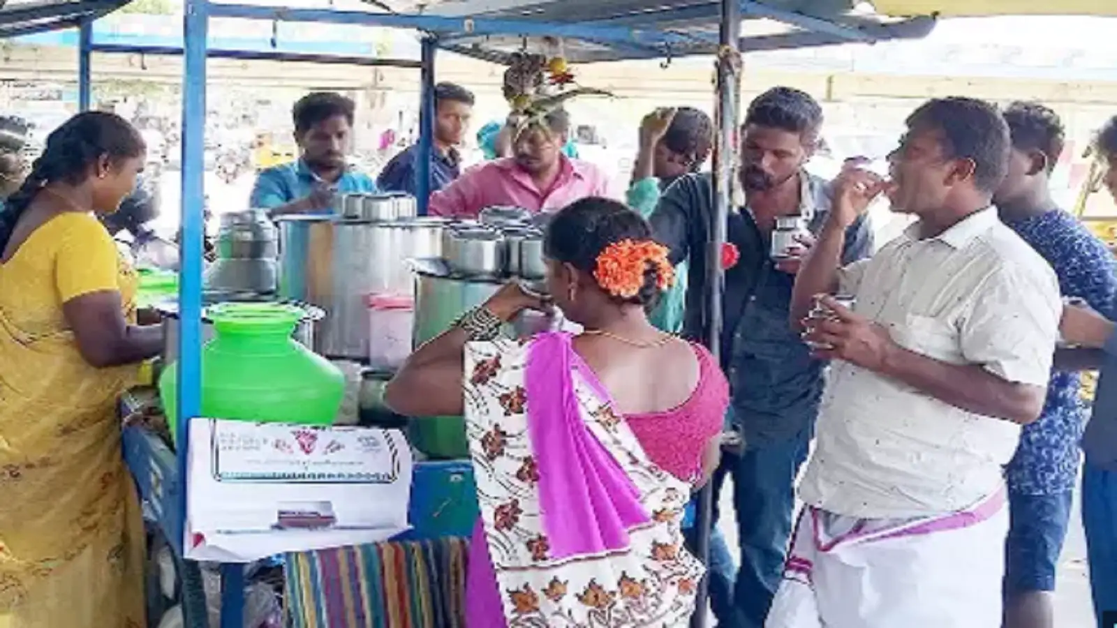 கொளுத்தும் வெயில்.....நெல்லையில் குளிர்பான கடைகளில் கூட்ட நெரிசல்! 