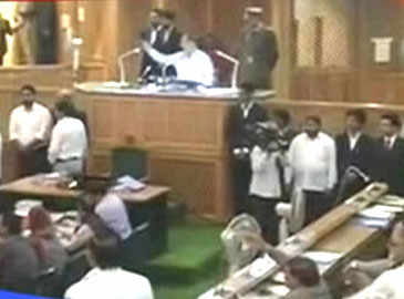 Uproar in J&ampamp;K assembly over Handwara encounter - Uproar in J&K assembly over Handwara encounter - Samayam Telugu