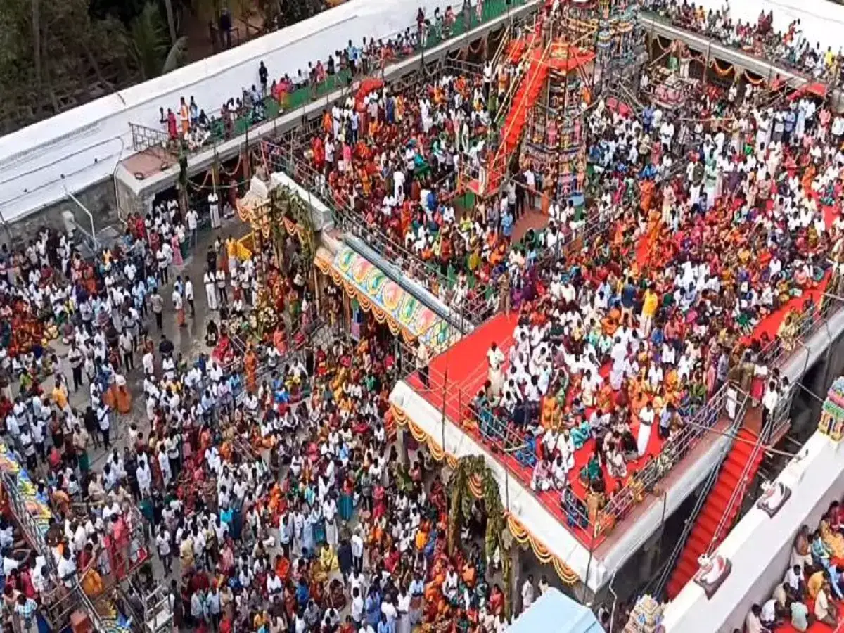 அவிநாசி லிங்கேஸ்வரர் கோயில் கும்பாபிஷேகம் கோலாகலம்.. விண்ணை முட்டிய நமச்சிவாயா கோஷம்! 